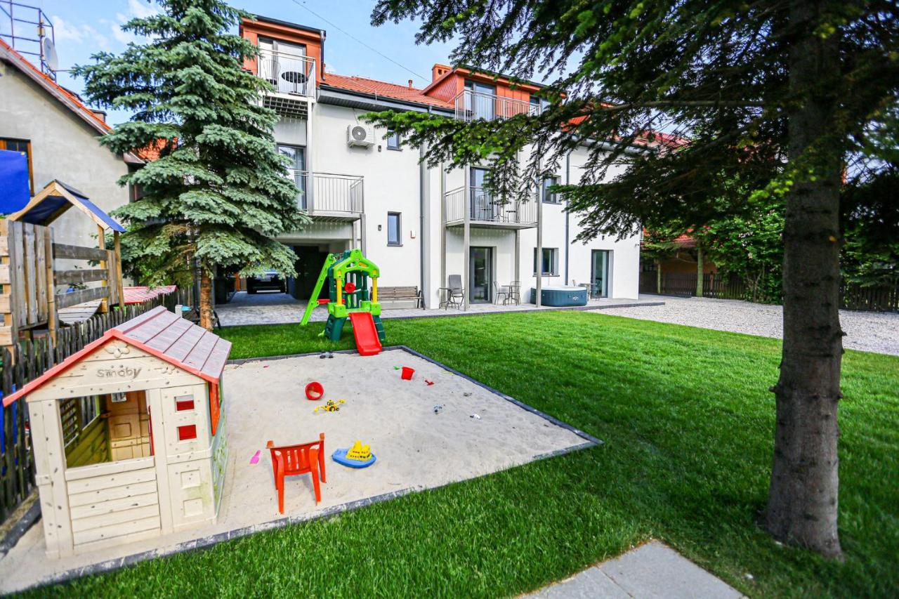 Apart Baltyk Pokoje & Apartamenty Łeba Dış mekan fotoğraf