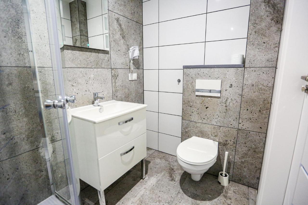 Apart Baltyk Pokoje & Apartamenty Łeba Dış mekan fotoğraf