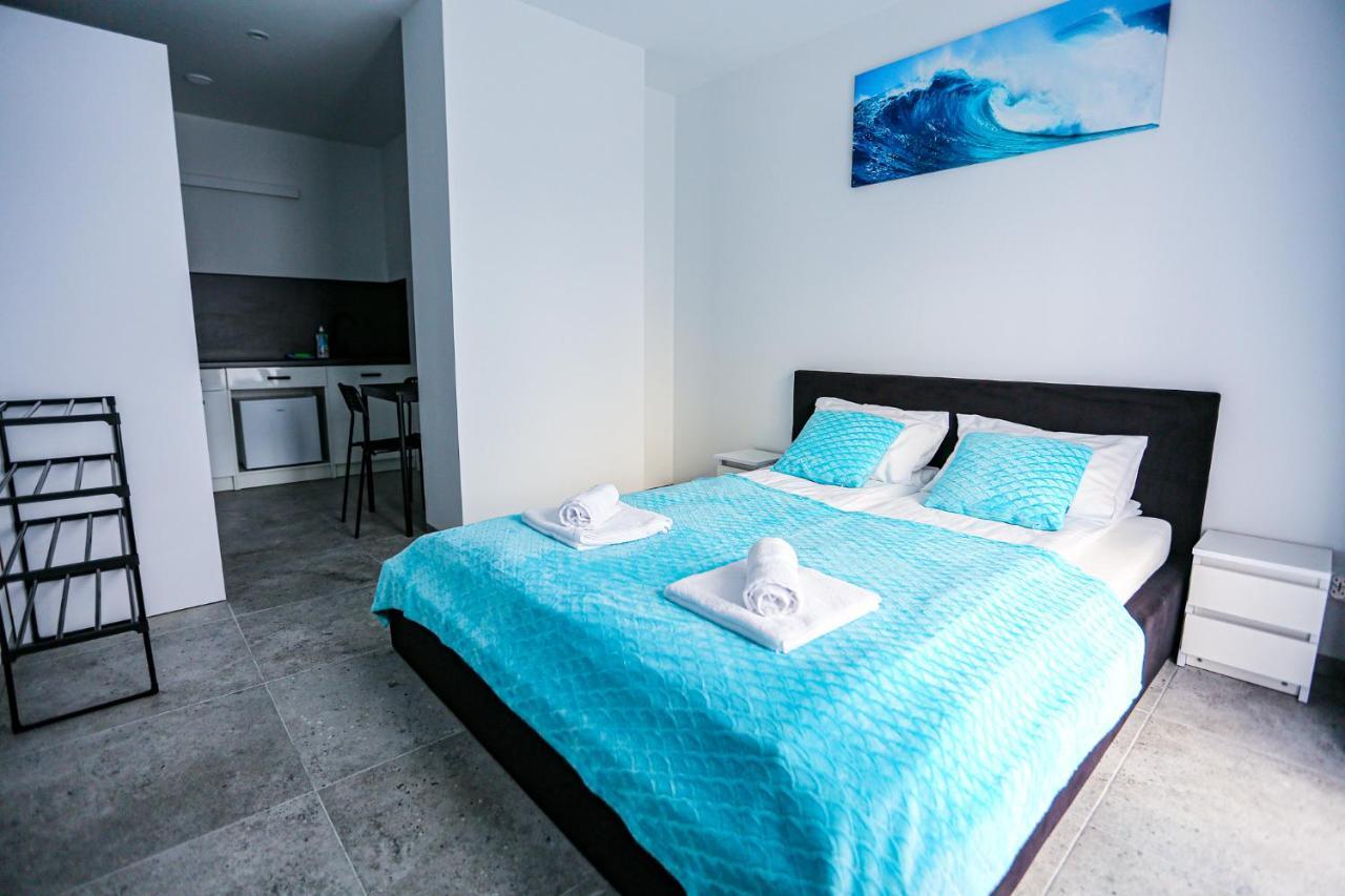 Apart Baltyk Pokoje & Apartamenty Łeba Dış mekan fotoğraf