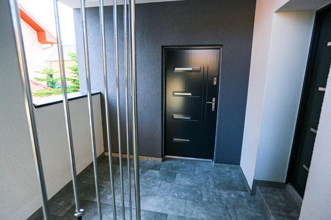 Apart Baltyk Pokoje & Apartamenty Łeba Dış mekan fotoğraf
