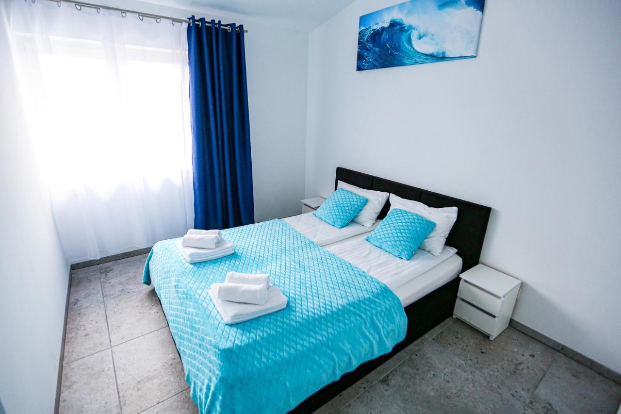 Apart Baltyk Pokoje & Apartamenty Łeba Dış mekan fotoğraf