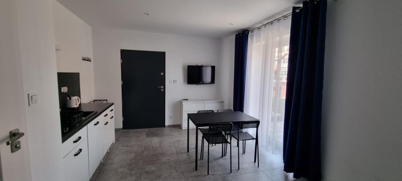 Apart Baltyk Pokoje & Apartamenty Łeba Dış mekan fotoğraf